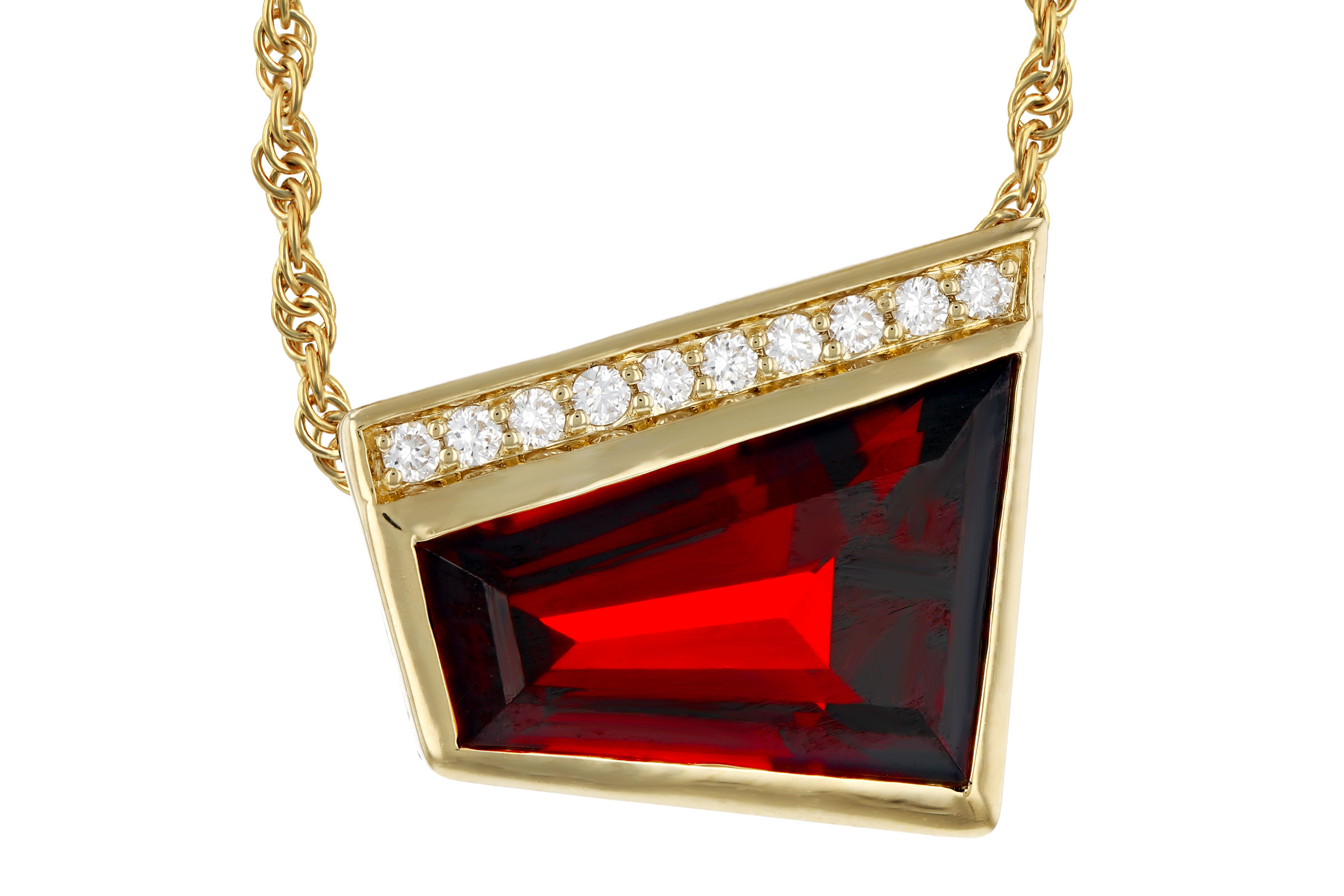 B321-65693: NECKLACE 3.92 GARNET 4.00 TGW