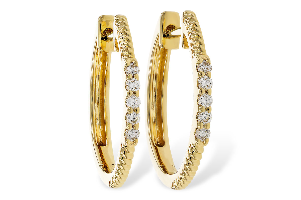 C320-77520: EARRINGS .11 TW