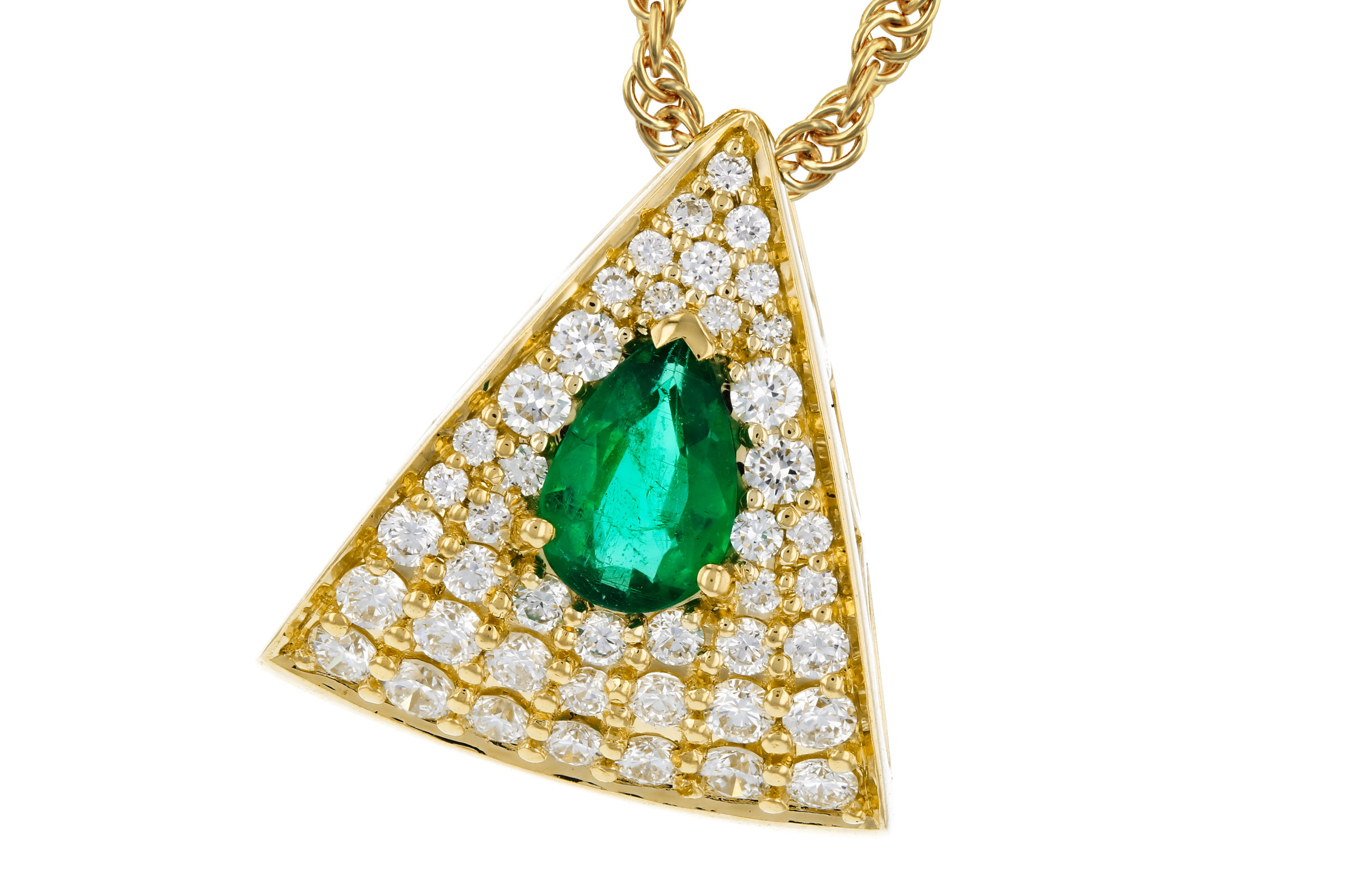 F321-65702: NECKLACE .26 EMERALD .60 TGW (6x4MM EM)